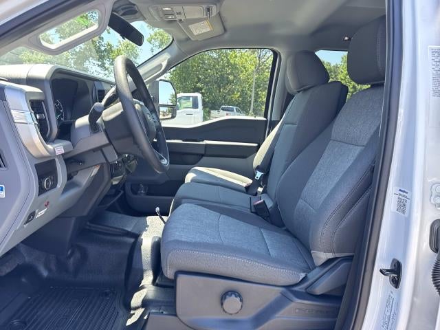 2026 Ford Super Duty F-550 DRW 4WD CREW