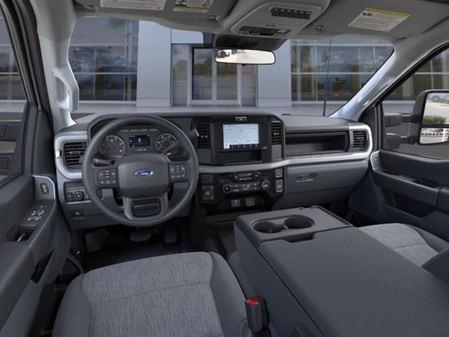2026 Ford Super Duty F-550 DRW 4WD CREW