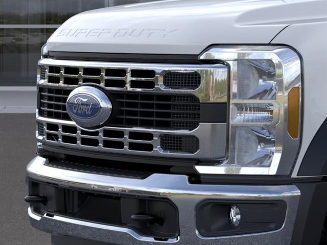2026 Ford Super Duty F-550 DRW 4WD CREW