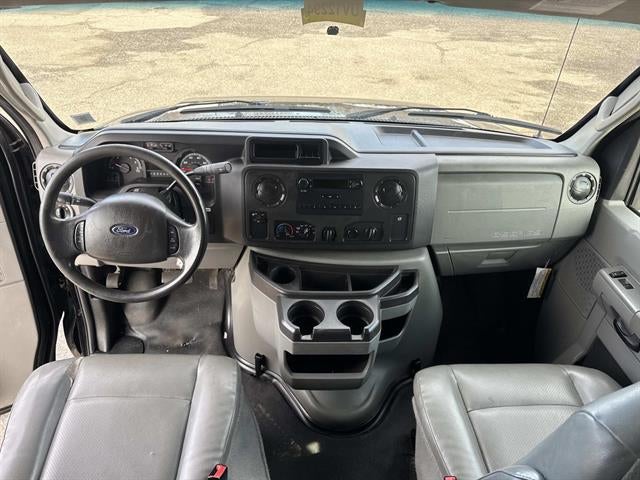 2016 Ford Econoline Commercial Cutaway E-450 SD 2dr BOX TRUCK