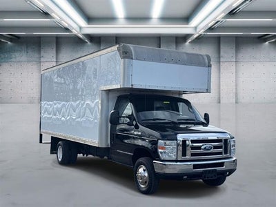 2016 Ford Econoline Commercial Cutaway E-450 SD 2dr BOX TRUCK