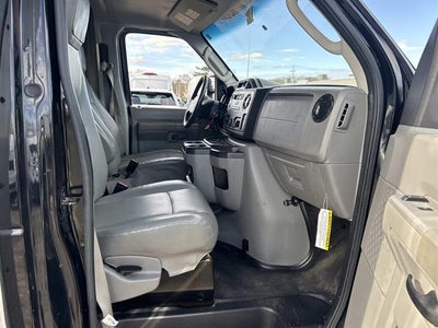 2016 Ford Econoline Commercial Cutaway E-450 SD 2dr BOX TRUCK
