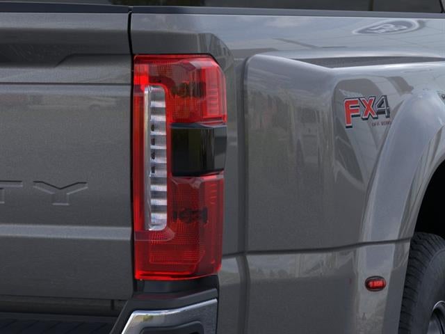 2026 Ford Super Duty F-350 DRW LARIAT