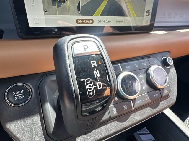 2024 Land Rover Defender 110 P400 X-Dynamic SE