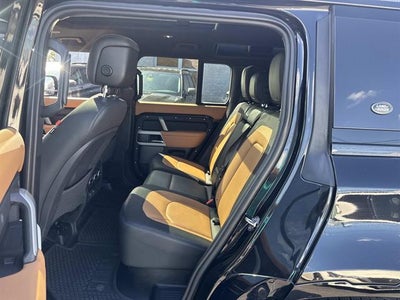 2024 Land Rover Defender 110 P400 X-Dynamic SE